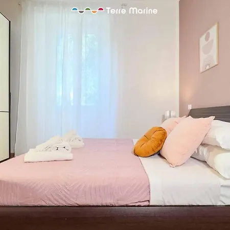 Adel, Terre Marine